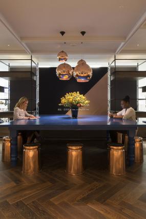 高档办公室多层复合木地板装修效果图大全