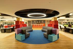 办公室多层复合木地板设计与装修效果图