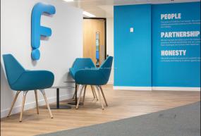 办公室竹木地板装潢设计效果图片