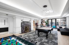 高端办公室三层实木地板装修图片