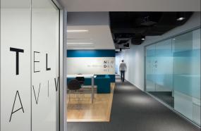 办公室木地板颜色装修方案效果图