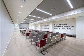 办公室木地板颜色设计效果图片