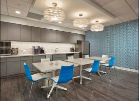 高档办公室竹木地板装修图片