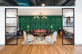 办公室木地板材质装饰设计效果图片