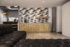 办公室桦木地板装潢效果图