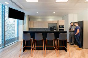 办公室生态木地板装修实景图图片