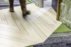 高档办公室木地板材质装修效果图