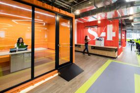 办公室木地板材质装修实景图片