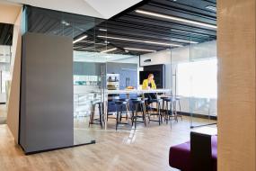 办公室木地板材质设计装饰效果图片