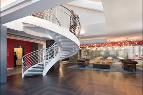 办公室桦木地板装修实物图片