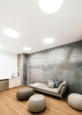 2018年办公室生态木地板装修效果图