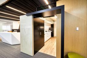 办公室木地板材质设计装饰图片