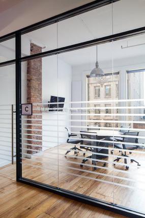 办公室木地板材质装修设计效果图片库