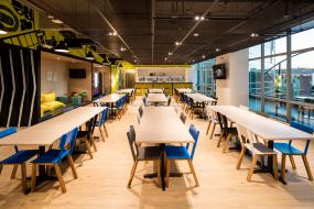 办公室木地板材质装修高清图片