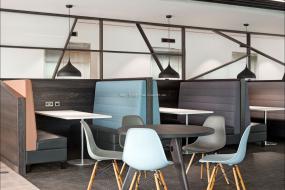 2018年办公室仿实木地板装修效果图