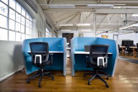 办公室环保木地板装饰设计效果图