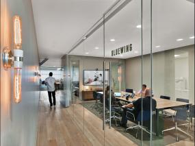 最新办公室进口木地板装饰效果图