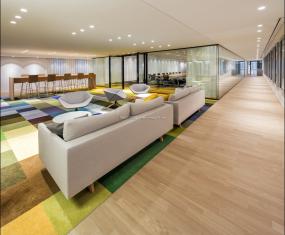 办公室进口木地板装潢图片