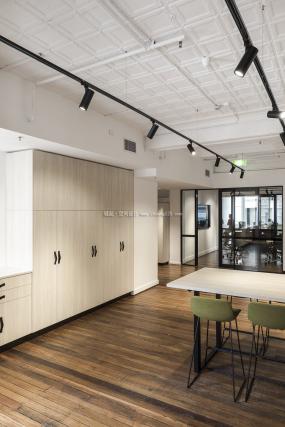 办公室进口木地板装饰图片