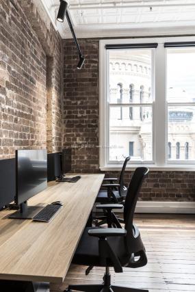 办公室进口木地板装修设计图片