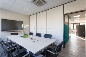 2018年办公室环保强化木地板装修效果图