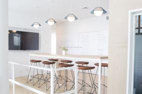 高档办公室实木地板材质装修效果图