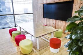 办公室负离子木地板装修设计图片