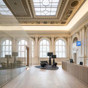 高档办公室负离子木地板装修效果图