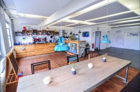 最新办公室负离子木地板设计装修图片