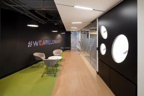 办公室杉木地板装饰图片