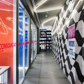 玻璃隔断办公室设计装修效果图片