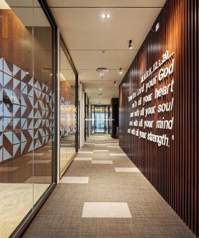 办公隔断装修实物图片