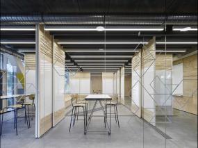 玻璃隔断办公室设计装修效果图