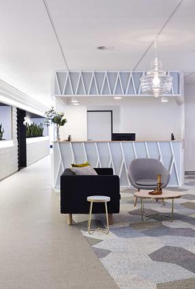 企业前台装修实物图片