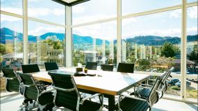 最新实木会议桌效果图