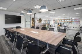 办公高隔断装潢效果图片