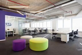 高端办公室墙体设计装修效果图