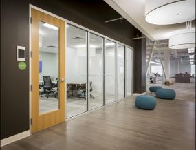 电商办公室装饰图