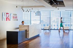 高端复古办公室装修图片