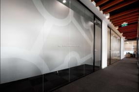 最新磨砂玻璃隔断效果图