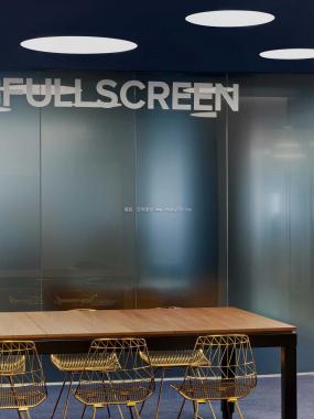 最新磨砂玻璃门装修图片