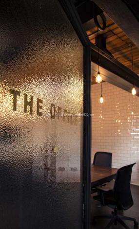 磨砂玻璃隔断图案装饰装修效果图