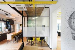 高端裸顶办公室装修效果图