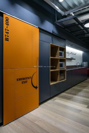 裸顶办公室效果图片