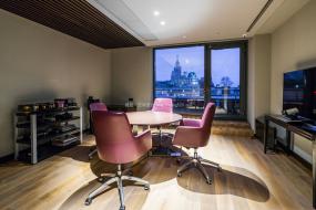 办公室天花石膏板装修高清效果图