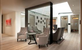 办公室成品玻璃隔断装潢效果图