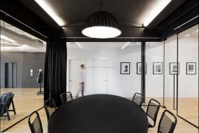 2018办公室成品玻璃隔断装修效果图