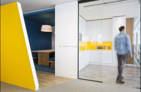 传媒公司办公室装饰图