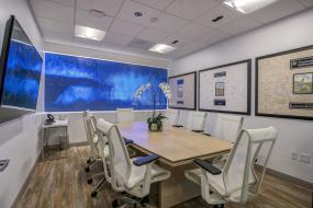 最新电商公司办公室装饰实景图