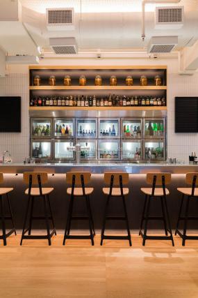 现代主题餐厅装饰图片